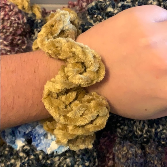 5 random scrunchies handmade crochet - Picture 5 of 5